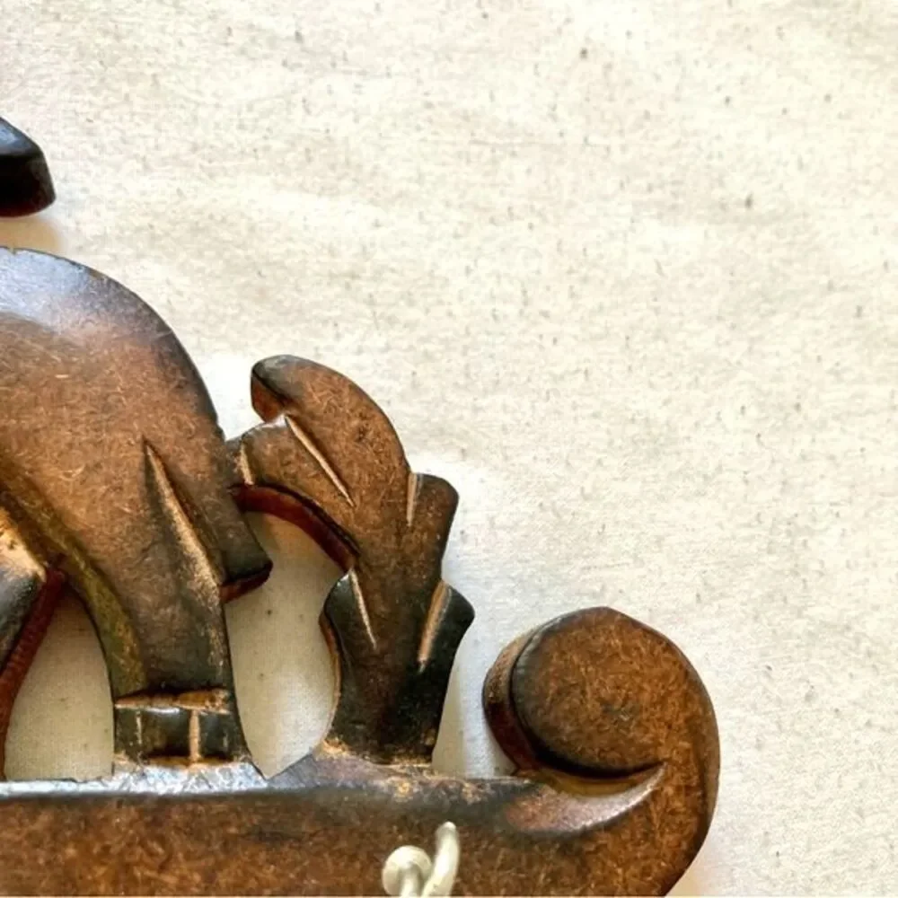 Key Rack Holder HANDMADE Folk Art Carved Wood Elephant 8 x 4.5 x 0.5 inches